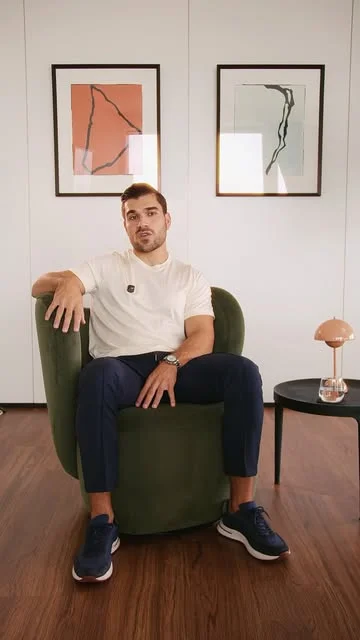 Ardeshir Nobari im Büro von Mad 4 Watches